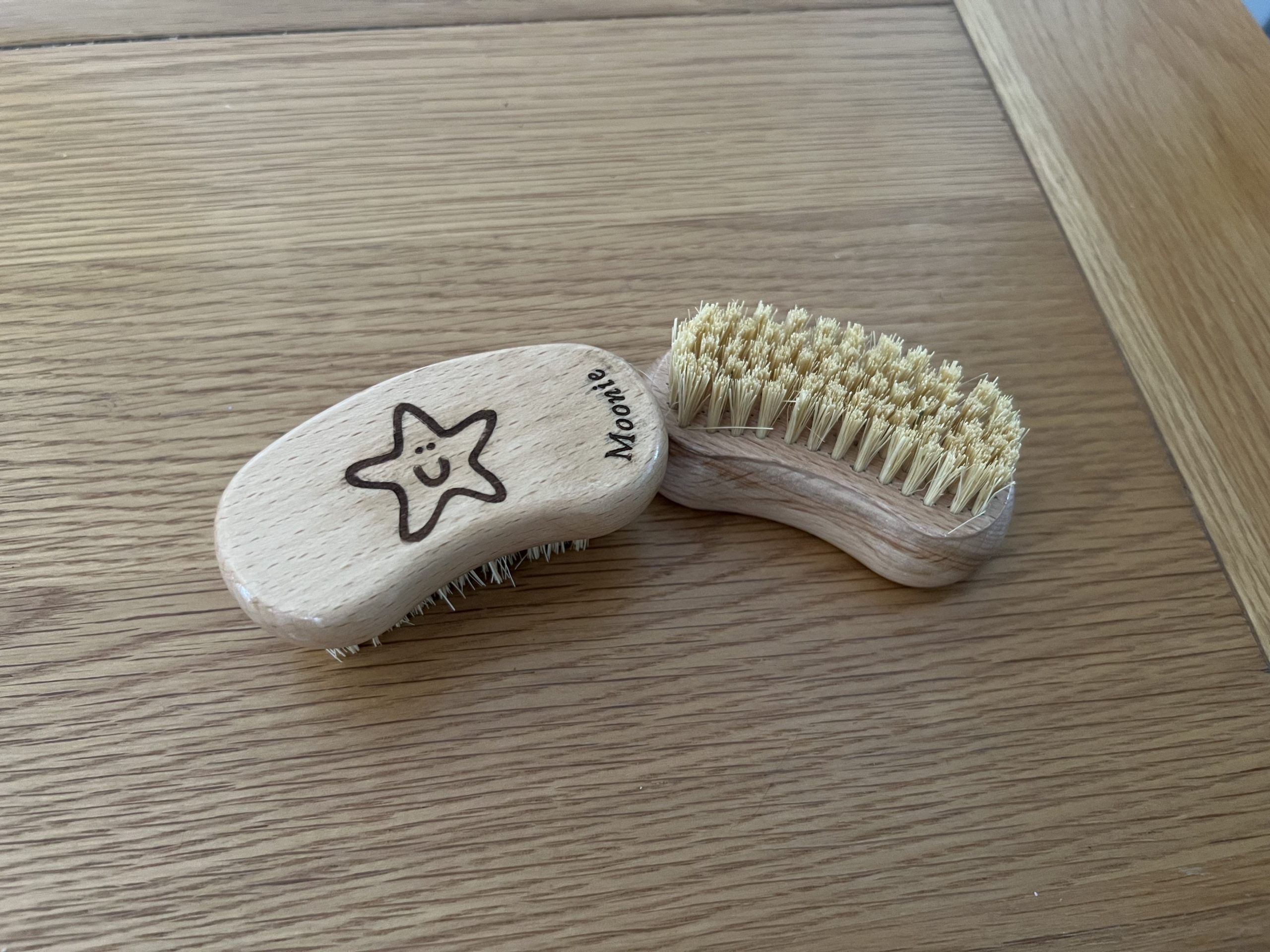 Moonie Wooden Nail Brush with Smiley Starfish Design